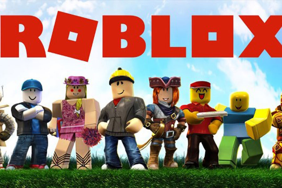 Picture of many Roblox custom characters, one of the best trending online games 2024.