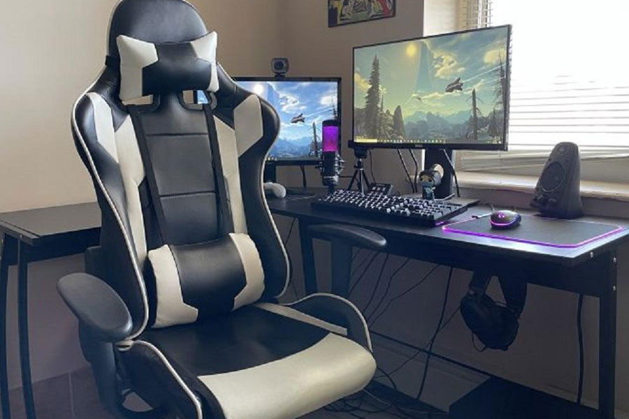 Picture of a Gaming Chair with pc setup, a birthday gift for video gamer.