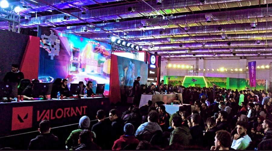 a hall full of people in Insomnia Egypt Gaming Festival 2025.